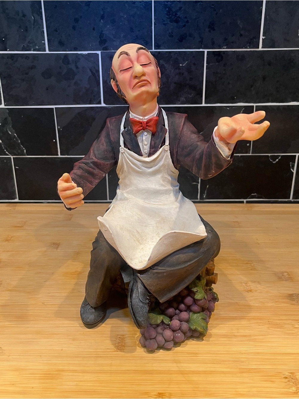 Vintage Large Wine Butler Steward Connoisseur Resin Glass Holder Decorative - Picture 2 of 11